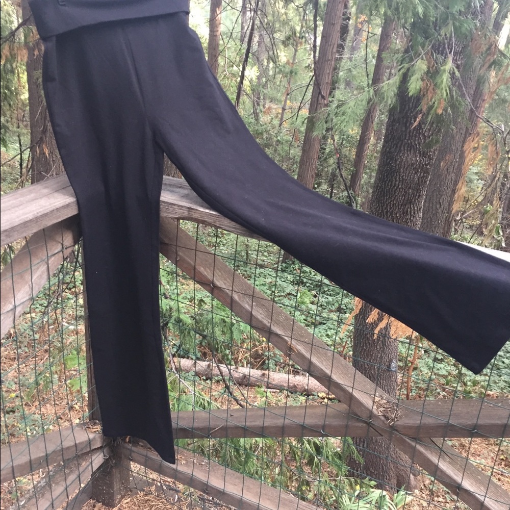 Zenna Signature black knit  flare yoga pants leggings loungewear
